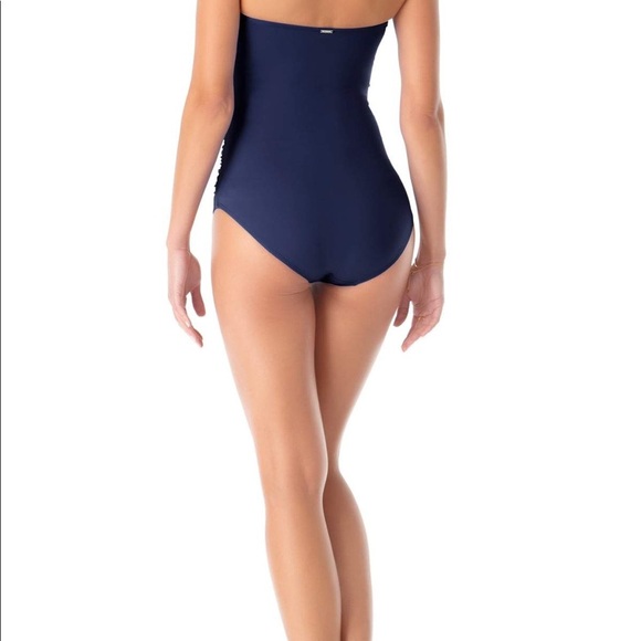 Anne Cole
Women’s Twist Front Shirred Blue One Piece Swimsuit! - Picture 5 of 7